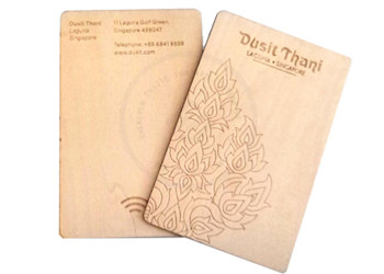 How do wooden RFID hotel keycard work?